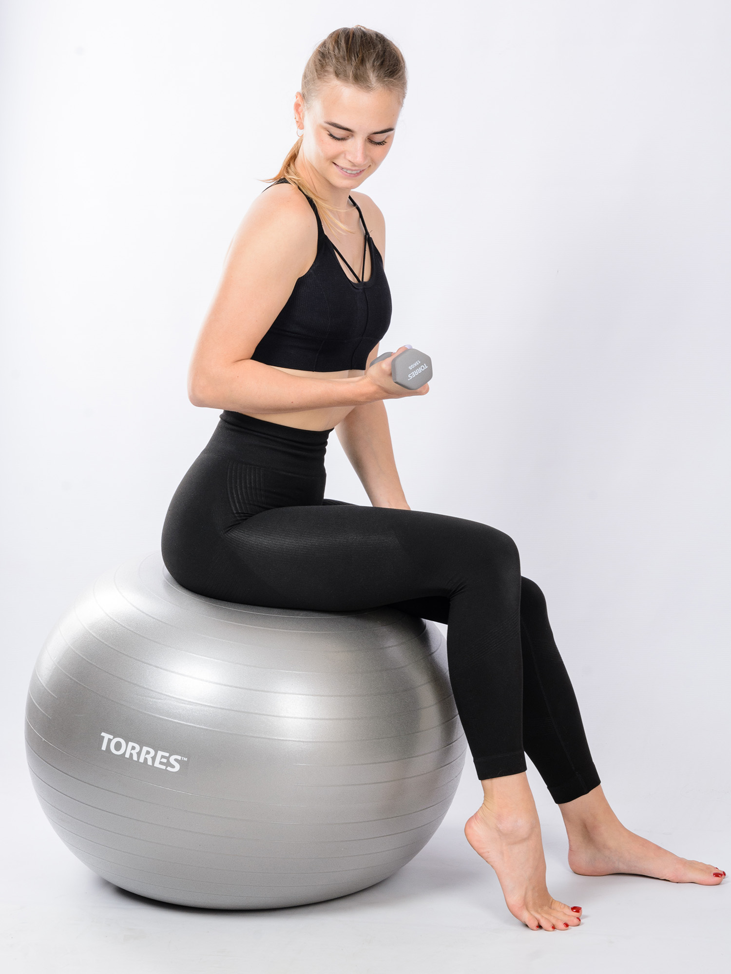 Гантель металлическая TORRES в неопреновой оболочке, Вес 1,5 кг